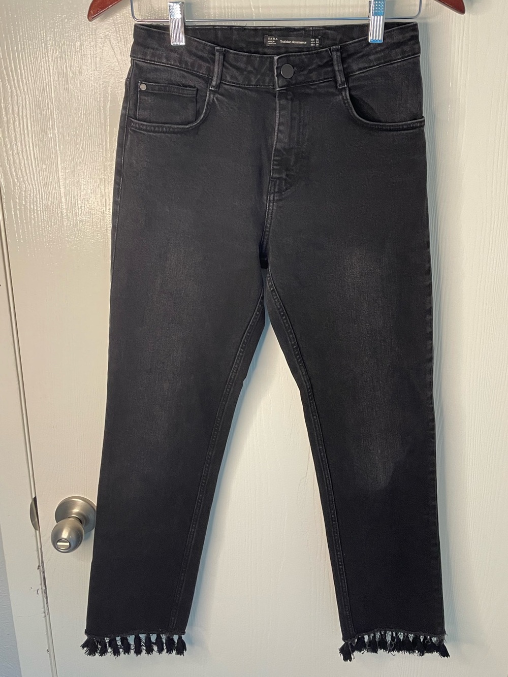 Zara Trafaluc Black Fringe Hem Cropped Jeans Size 4